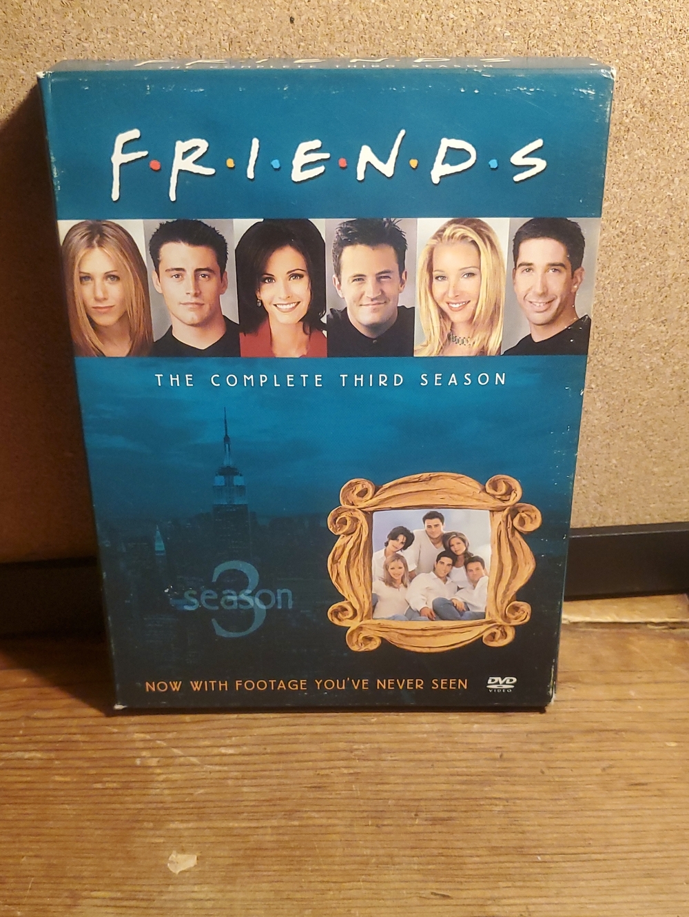 FRIENDS The Complete Third Season DVD - Teal Cover